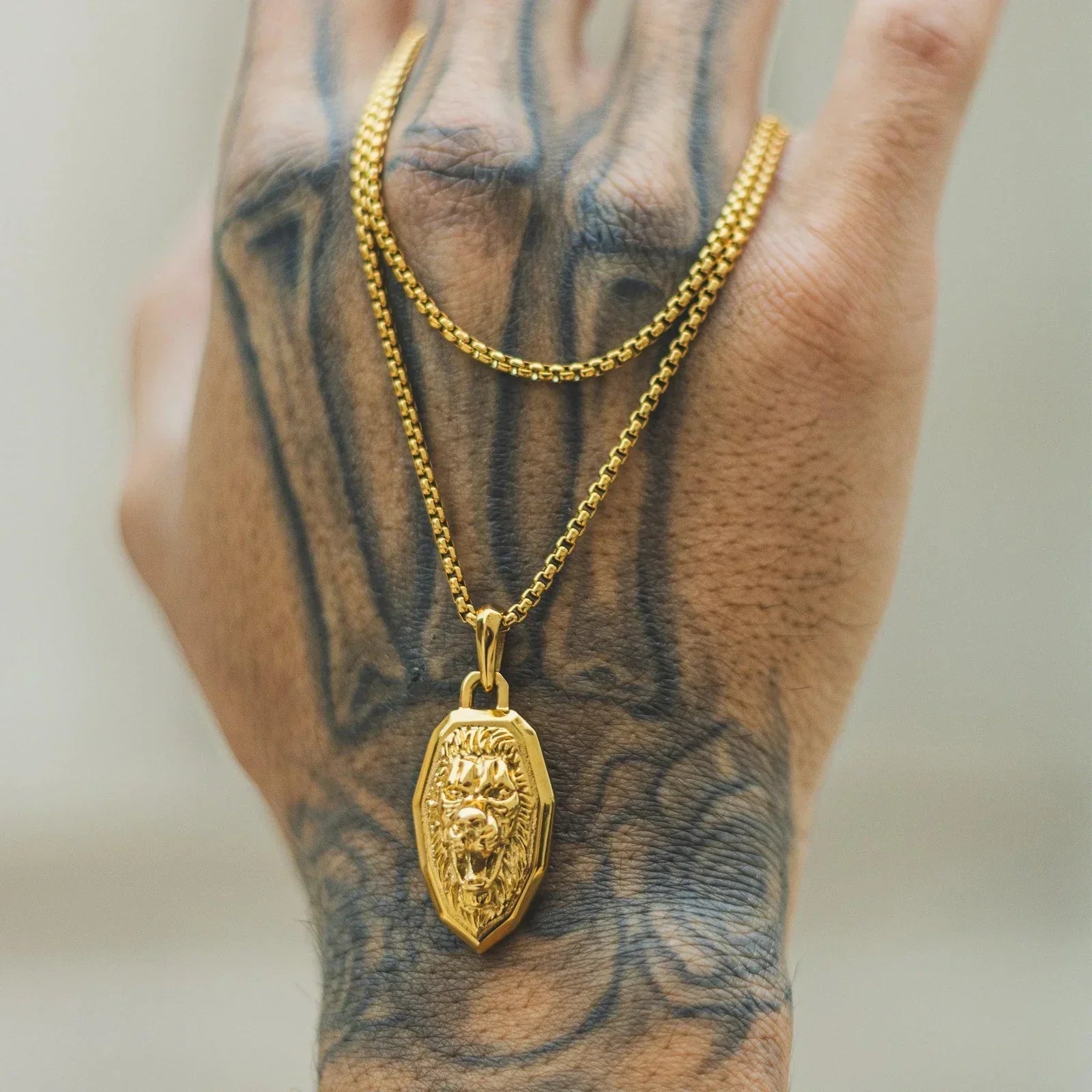 Troubleshooting Problems with Men's Gold Lion Pendants