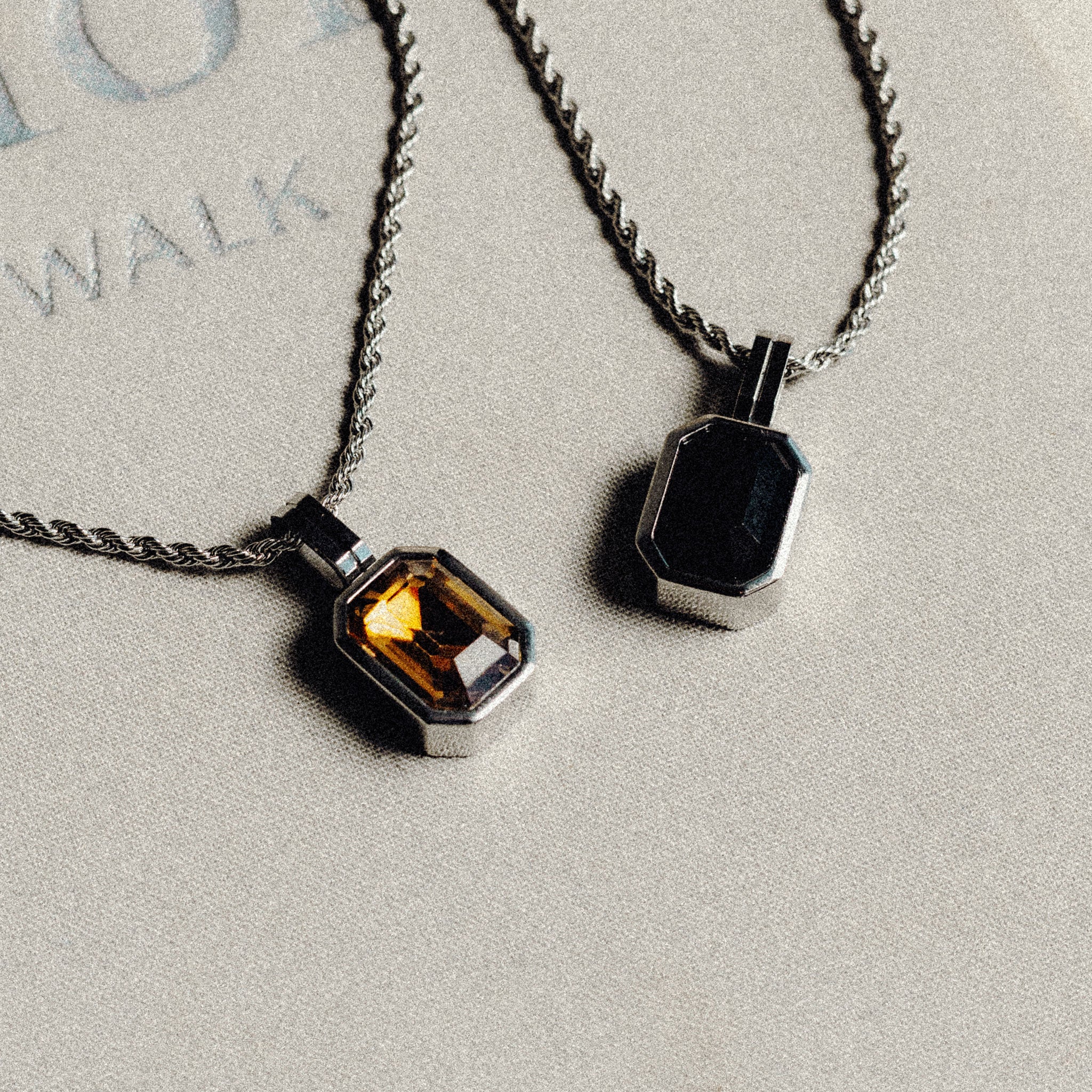 Onyx Vitesse Gemstone Pendant - Silver