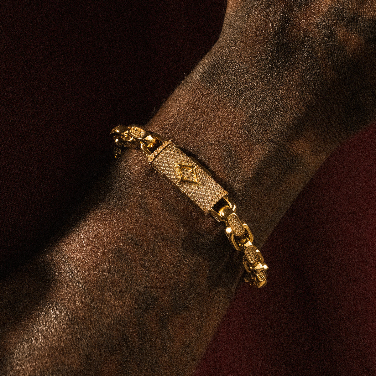 Cassius Hermes Bracelet - Gold