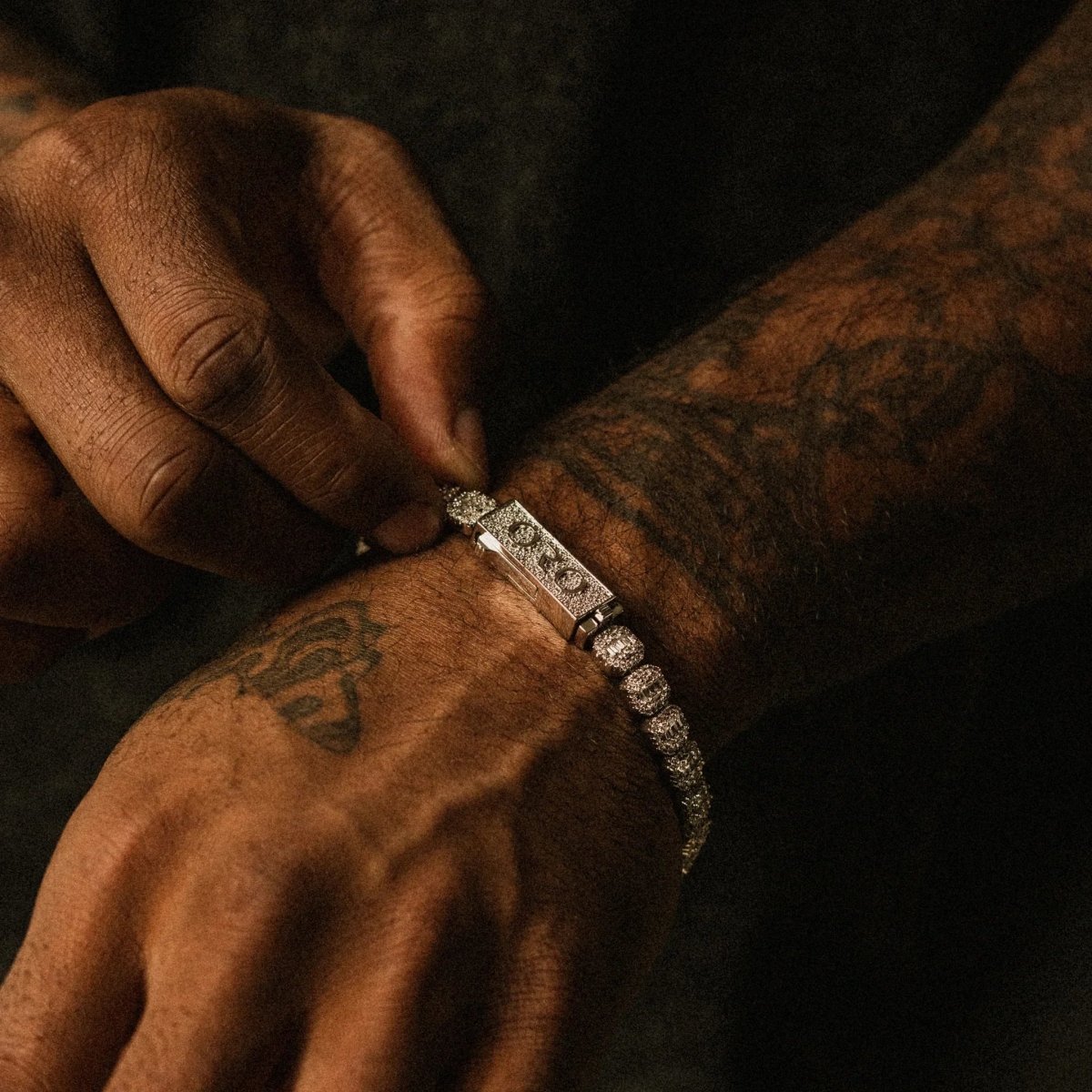 Elevaro Tennis Bracelet - Silver